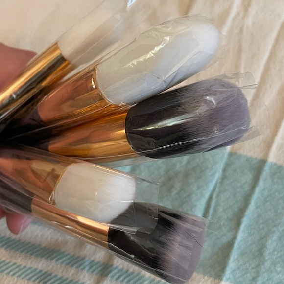 🥳2/$15 — Set of 5 Large Make Up Brushes BRAND NEW NWT - Picture 8 of 10